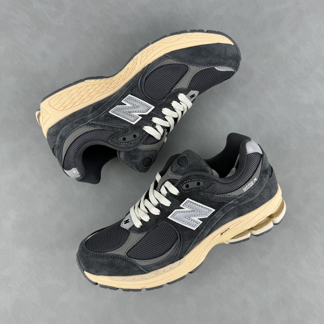 New Balance NB 2002R